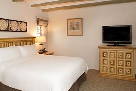 Sage One-Bedroom King Suite with Fireplace