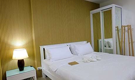 Deluxe King Room with Terrace