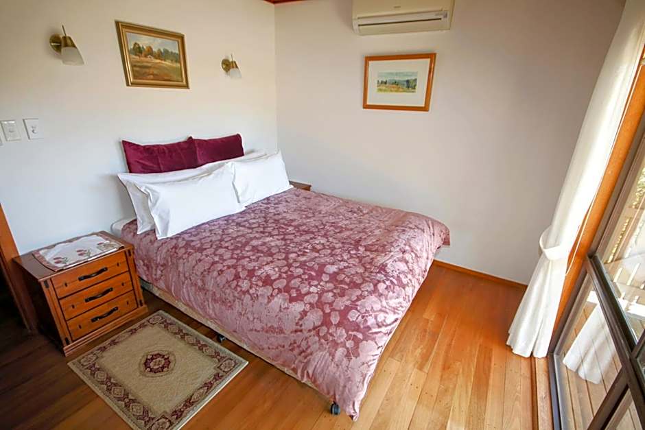 Clarendon Forest Retreat