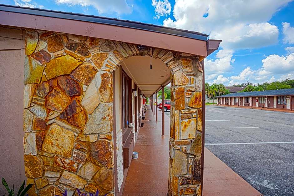 Liberty Garden Inn by OYO Kissimmee near Disney World