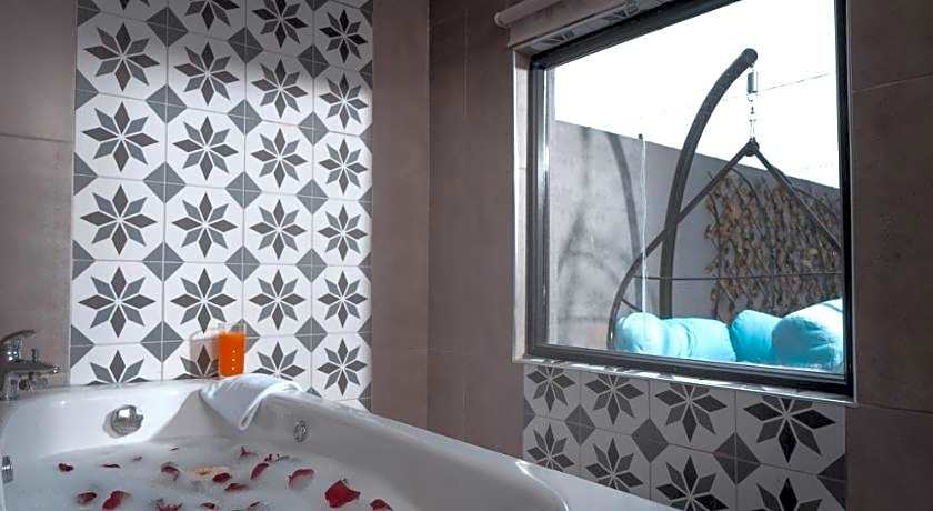 Melanj Airport Hotel