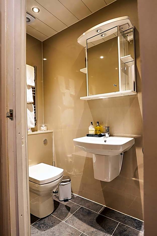 Quilt and Croissants Guest House