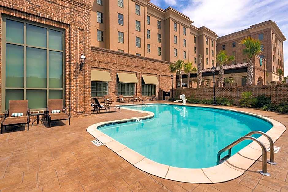 Embassy Suites By Hilton Savannah