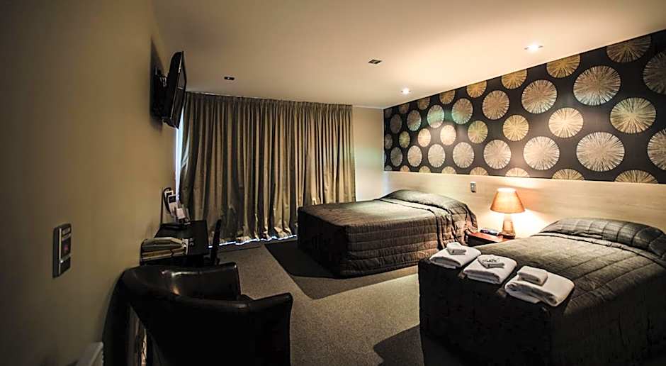 Photo 1 of 4 of Deluxe Studio 1 Queen Bed