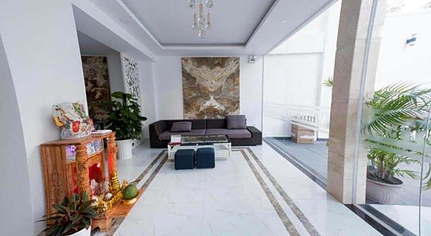 White Diamond Airport Hotel 