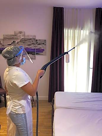 Deluxe Double Room, Balcony (1 Queen Bed)