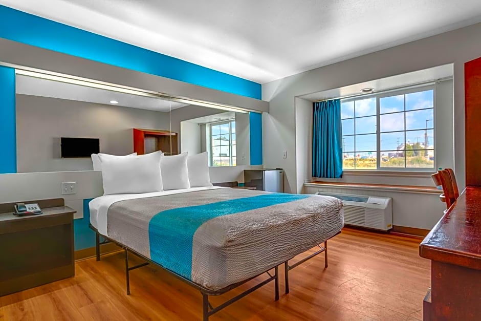 Motel 6-Idaho Falls, ID - Snake River