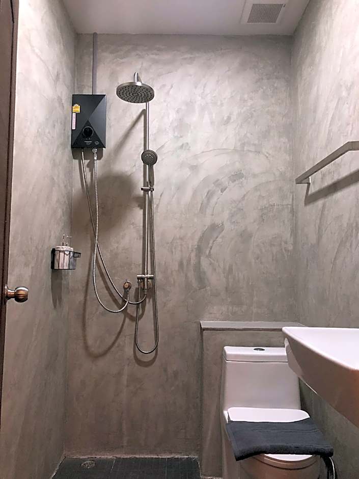 Tall Tree Poshtel Phuket