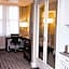 Redmont Hotel Birmingham, Curio Collection by Hilton
