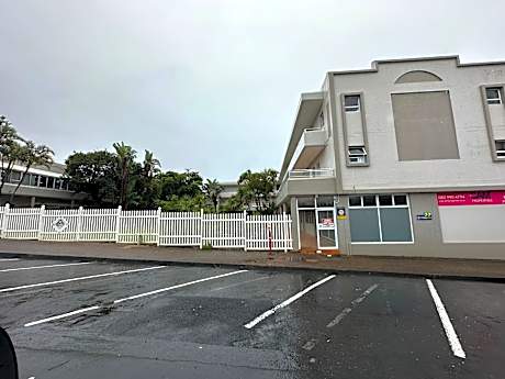 Uvongo Square 2