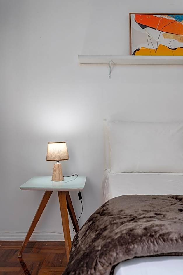 Aconchego em Copacabana para casais - BR608 Z4