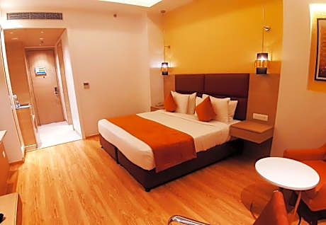 Deluxe King Room - Non-Smoking