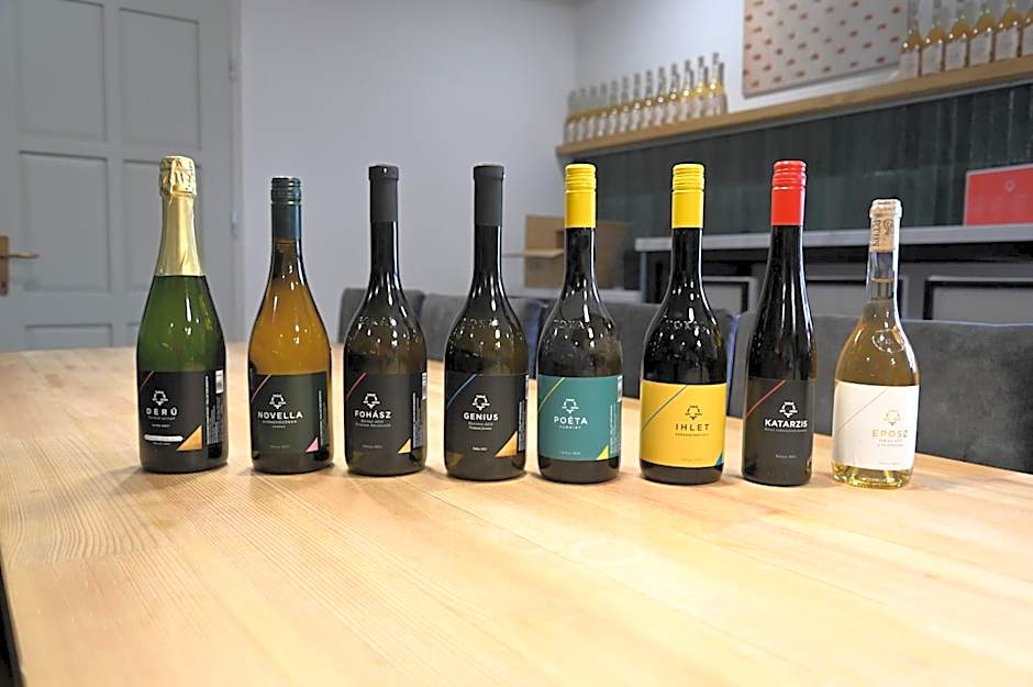 Barka Galéria Hotel és Étterem