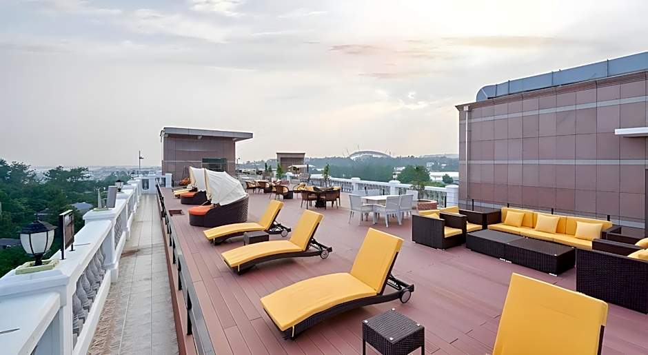 GoldOne Hotel & Suites