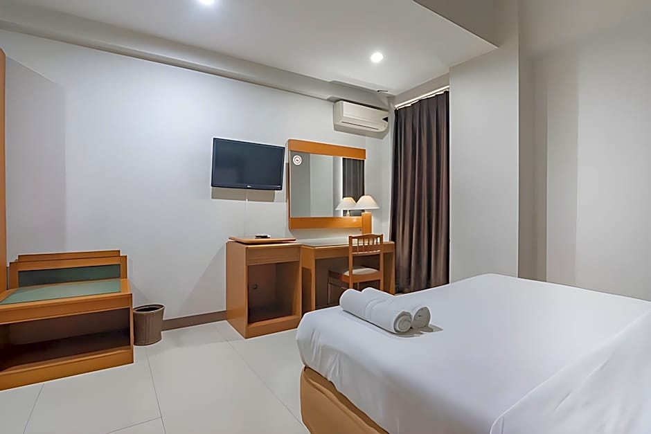 Hotel Yehezkiel Surapati Mitra RedDoorz