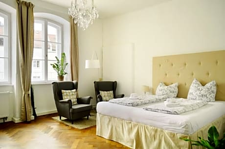 Triple Room with Shared Bathroom