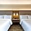 Holiday Inn Express and Suites Cedar Falls Waterloo By IHG