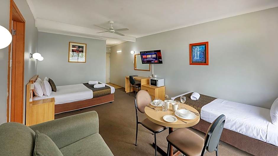 Moonraker Motor Inn