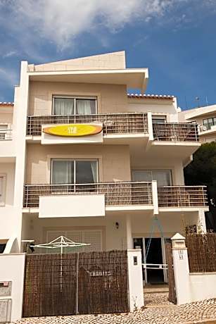 Ericeira Chill Hill Hostel & Private Rooms