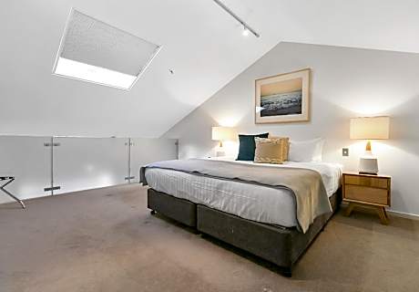 IXL 2 Bedroom Loft
