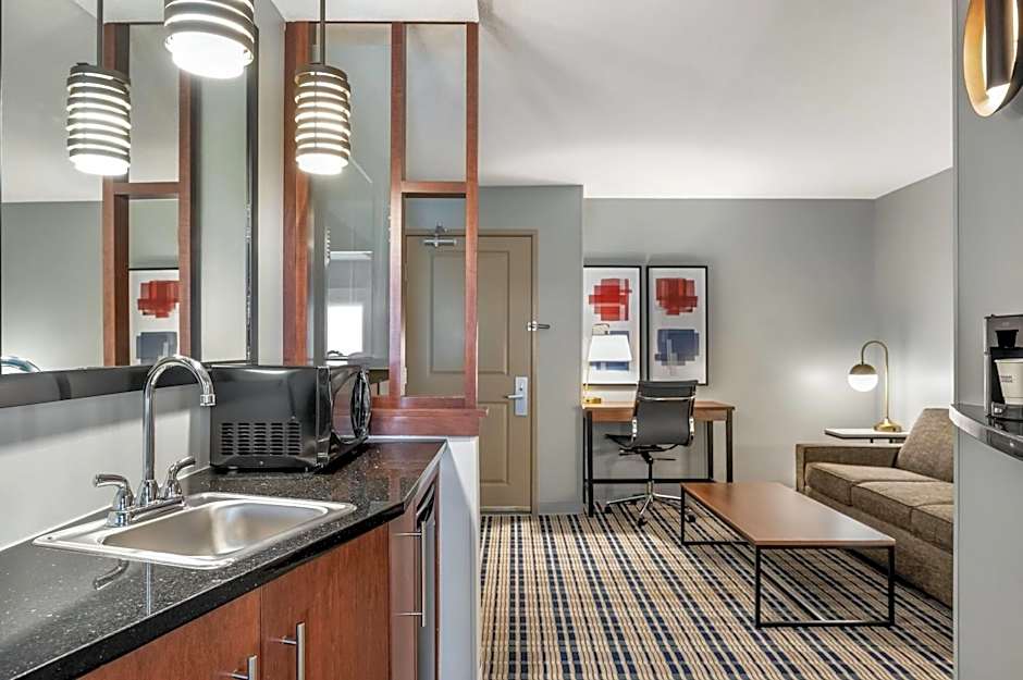AmericInn by Wyndham Fairfield