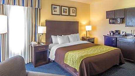 Standard Queen Room - Non-Smoking