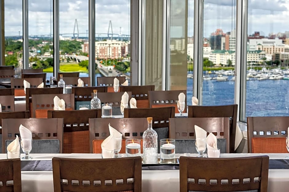Holiday Inn Charleston-Riverview, an IHG Hotel