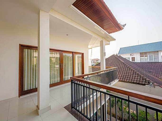 Moai House