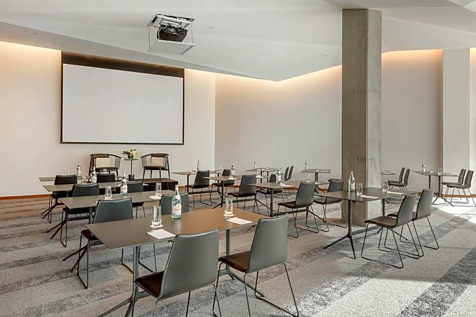 Cambria Hotel Boston Downtown-Seaport