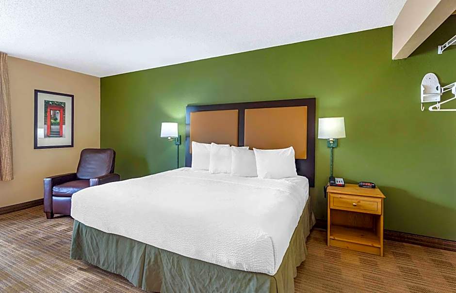 Extended Stay America Select Suites - Chicago - Naperville - East