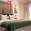 Les Chambres Guest House