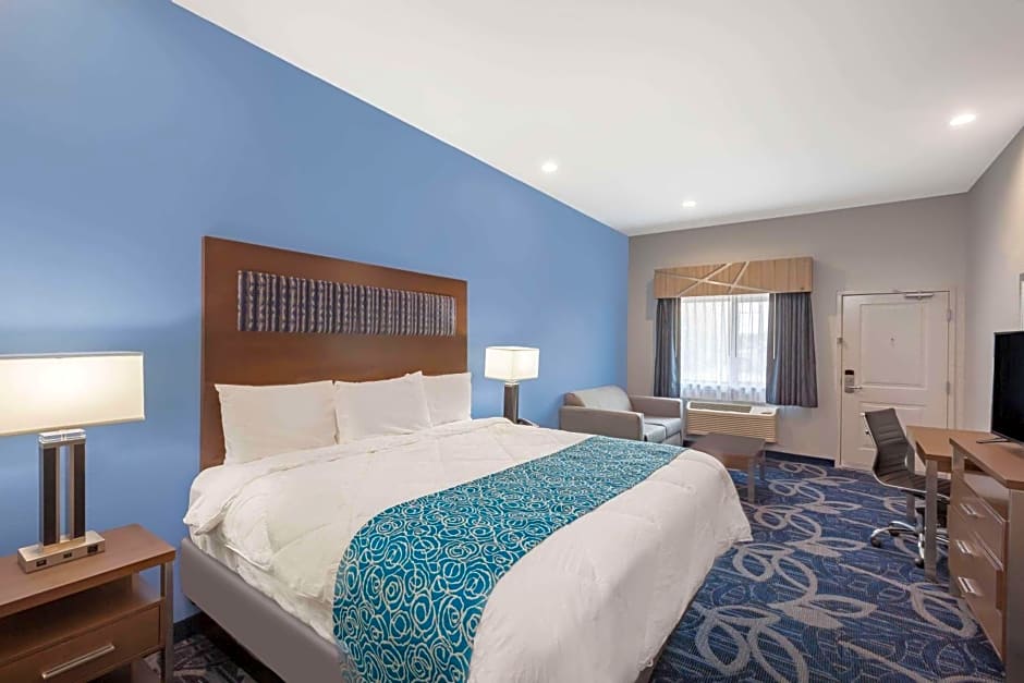 Baymont Inn & Suites Houston Hobby Airport