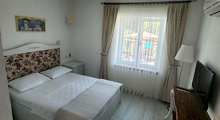 Tarcin Alacati Otel