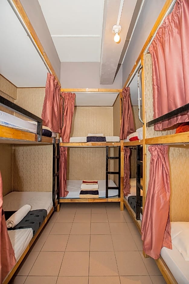 Escape Backpackers KK