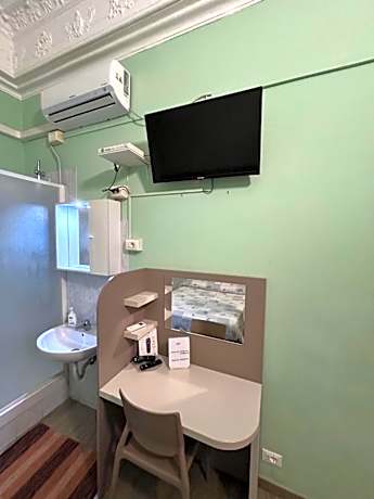 Double or Twin Room with Shower