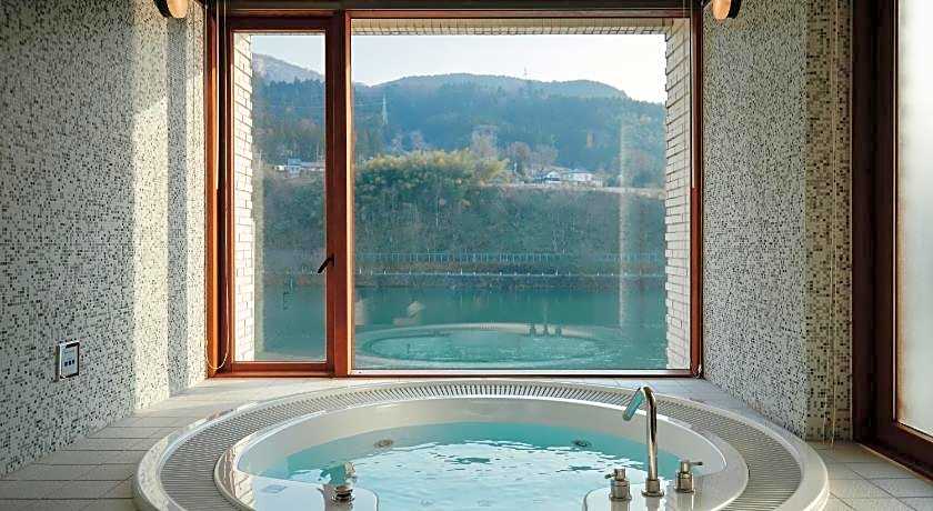 River Retreat Garaku