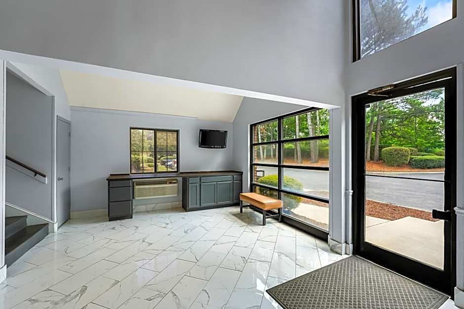 Suburban Studios Cary - RDU Airport