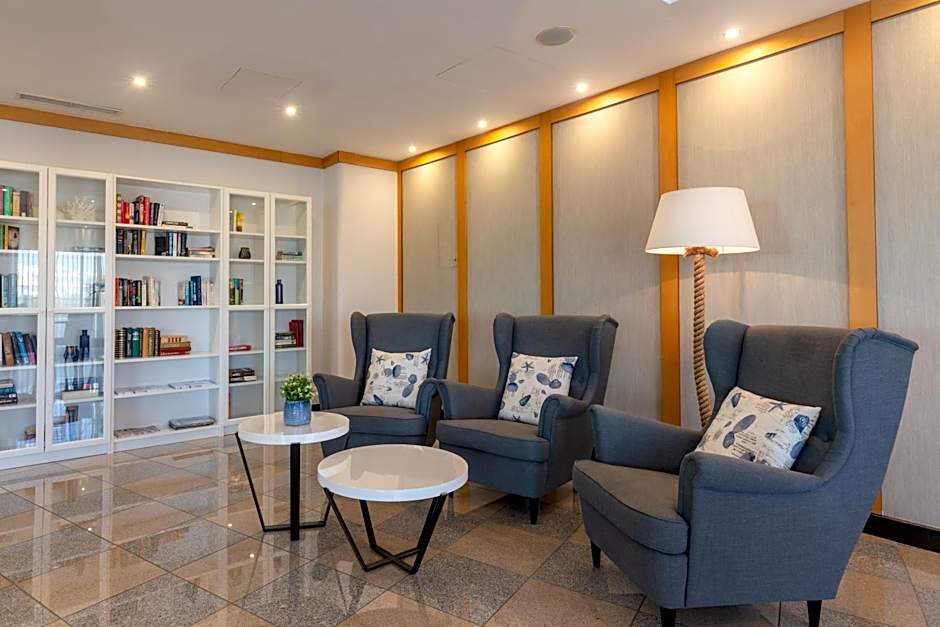 The Navigator - Solaqua