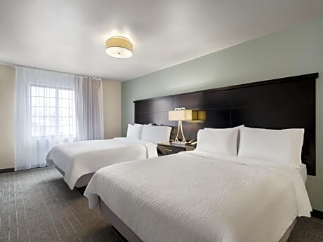One-Bedroom Queen Suite - Hearing Accessible - Non-Smoking