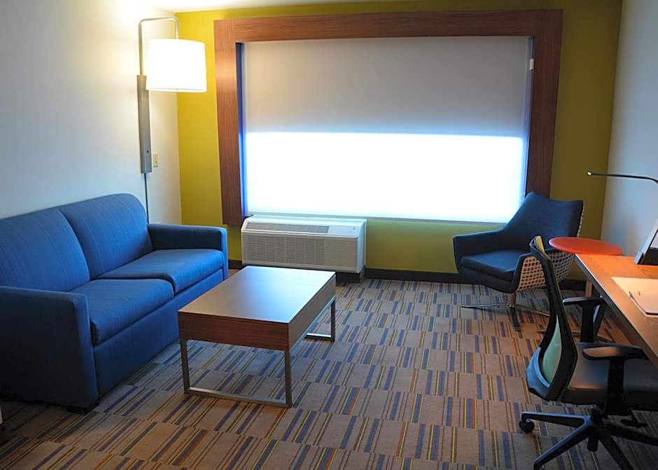 Holiday Inn Express & Suites Pittsburgh - Monroeville By IHG