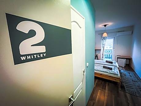 Standard Twin Room with Private Bathroom