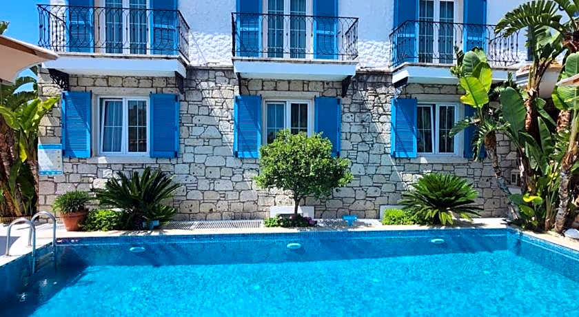 Tarcin Alacati Otel