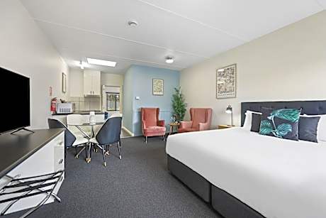 Hamilton Lakeside Motel
