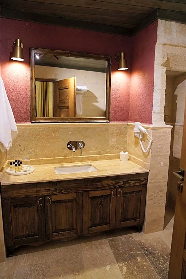 EVANTHIA CAVE SUITES