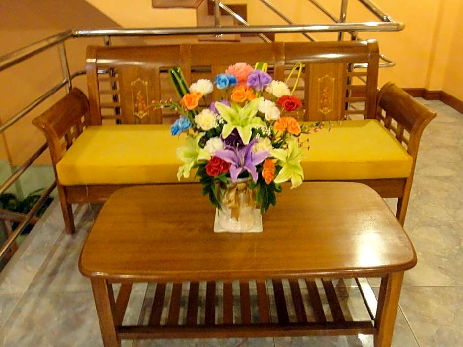 Thepparat Lodge Hotel