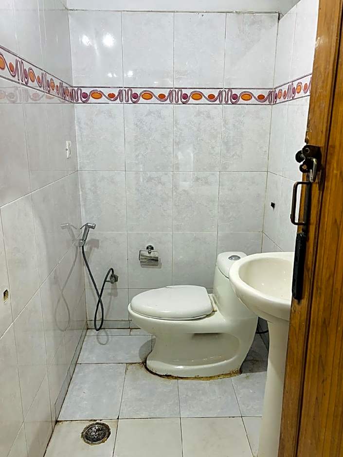 Hotel Lake Inn - A Luxury Lake View Hotel