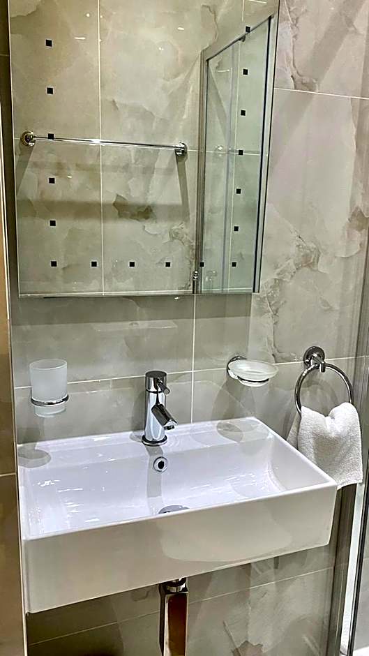 Classic Hyde Park Hotel