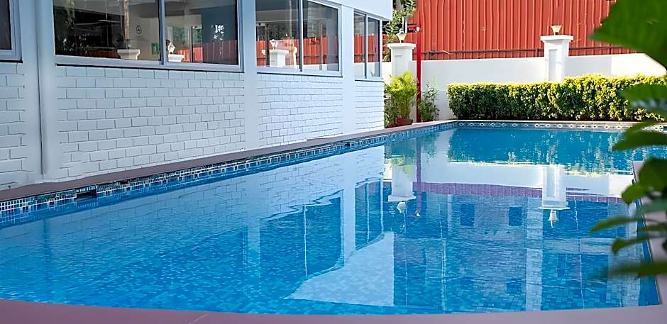 Arotel Rooms & Suites