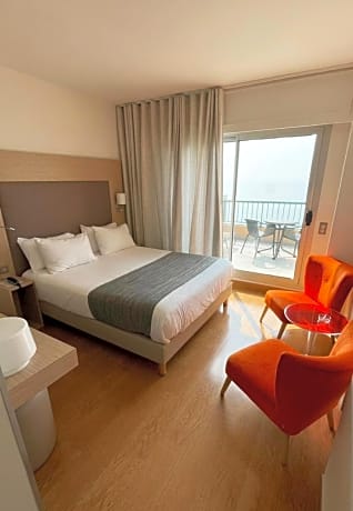 Double/twin Room with Sea View and Balcony