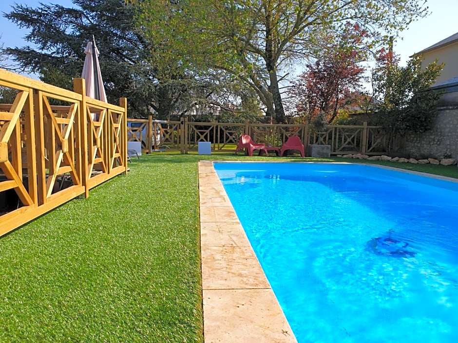 Le Grand Cèdre Spa et sauna intérieur piscine